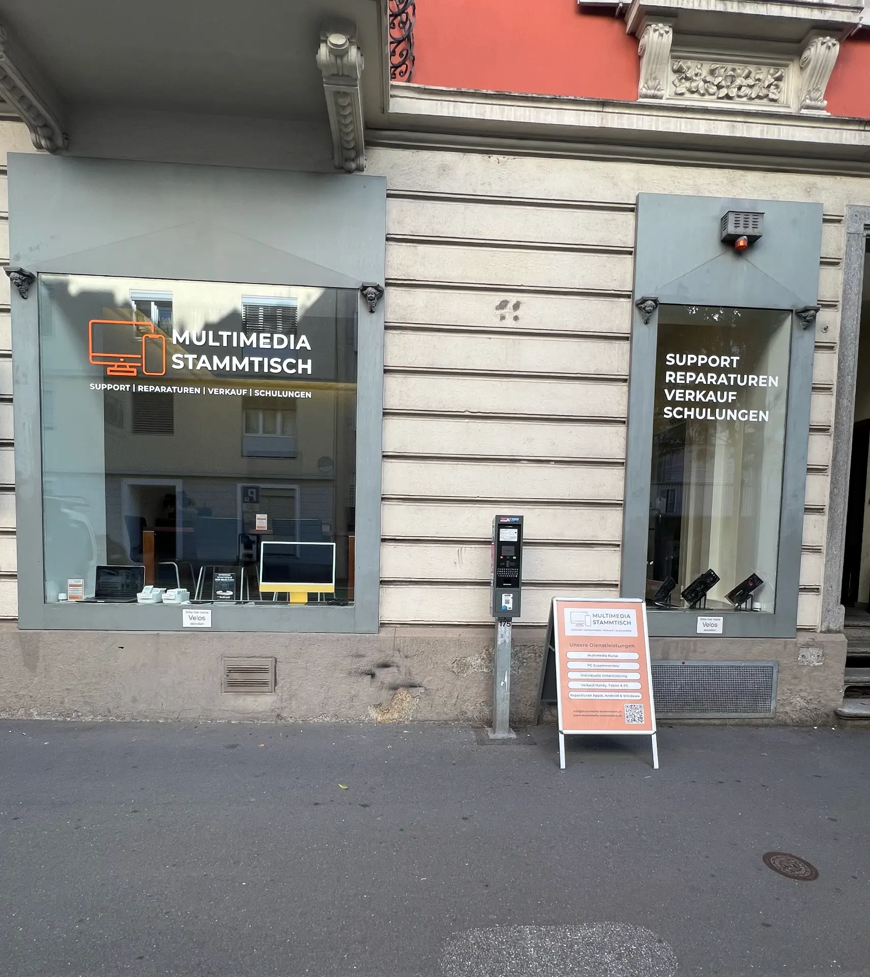 Ladenfront Multimedia Stammtisch an der Winkelriedstrasse in Luzern